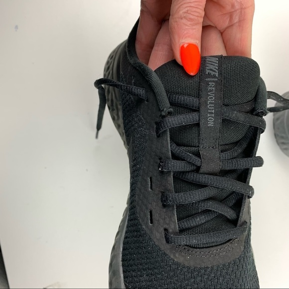NIKE Revolution Running Shoes size 6 1/2Y - Picture 6 of 7